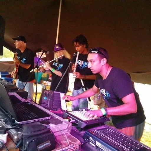 Ward 10 & The Outpatients performing live with acoustic and electronic instruments