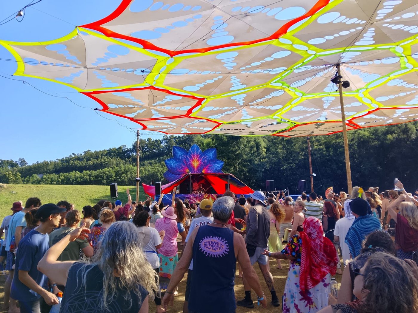 The Sonic Horizon dancefloor in full swing under its geometric canopy